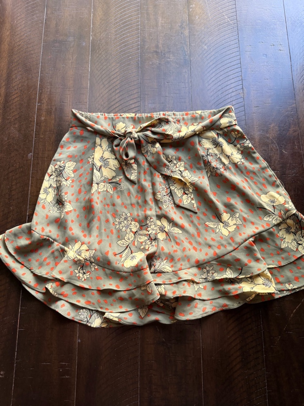 Tie-Waist Floral Skort in Olive and Yellow